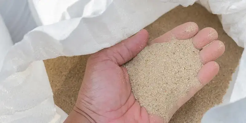 dangerous-inefficient-using-yellow-sand-blasting
